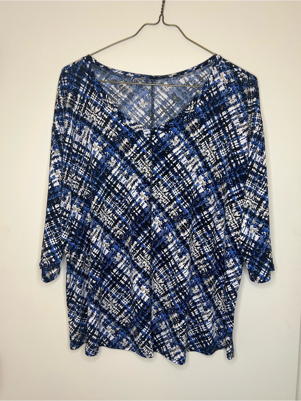 Blue and White Geometric Print V-neck Blouse Top 3/4 Sleeve Womens 2X